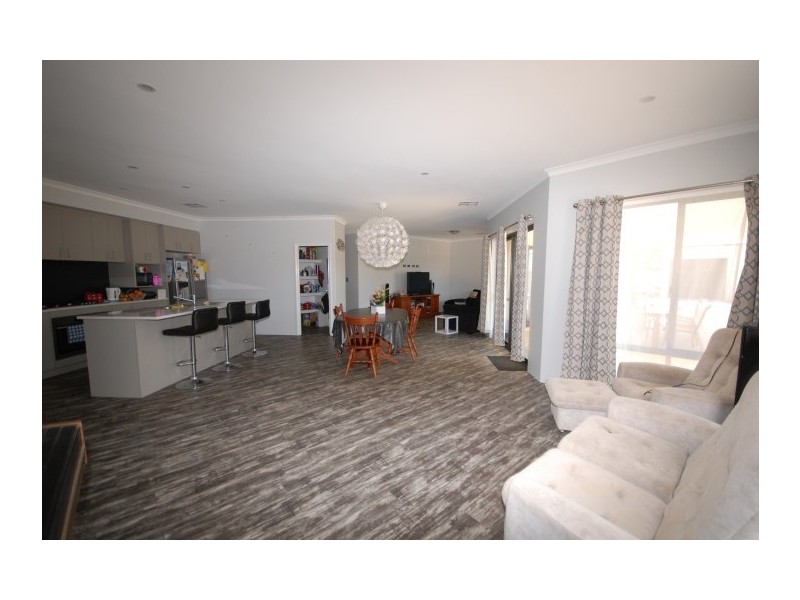 21 Fox Street, Narrogin WA 6312