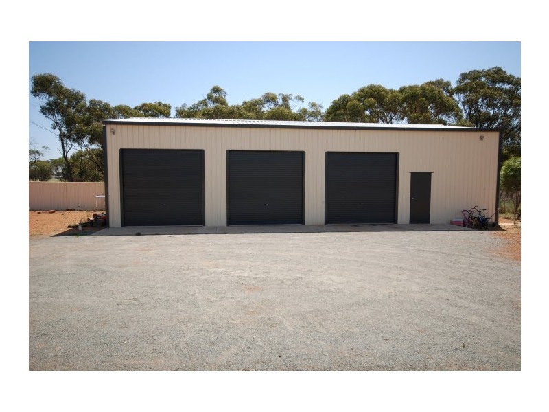 21 Fox Street, Narrogin WA 6312