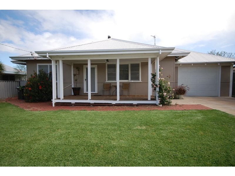 43 Ensign Street, Narrogin WA 6312