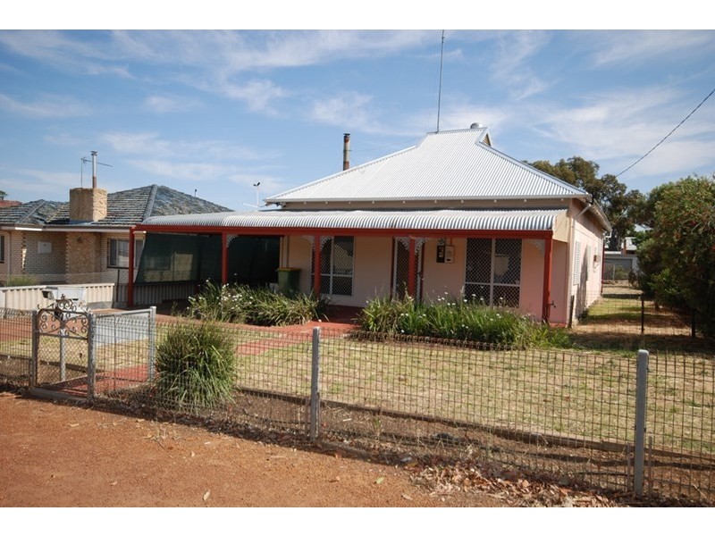 37 Doney Street, Narrogin WA 6312