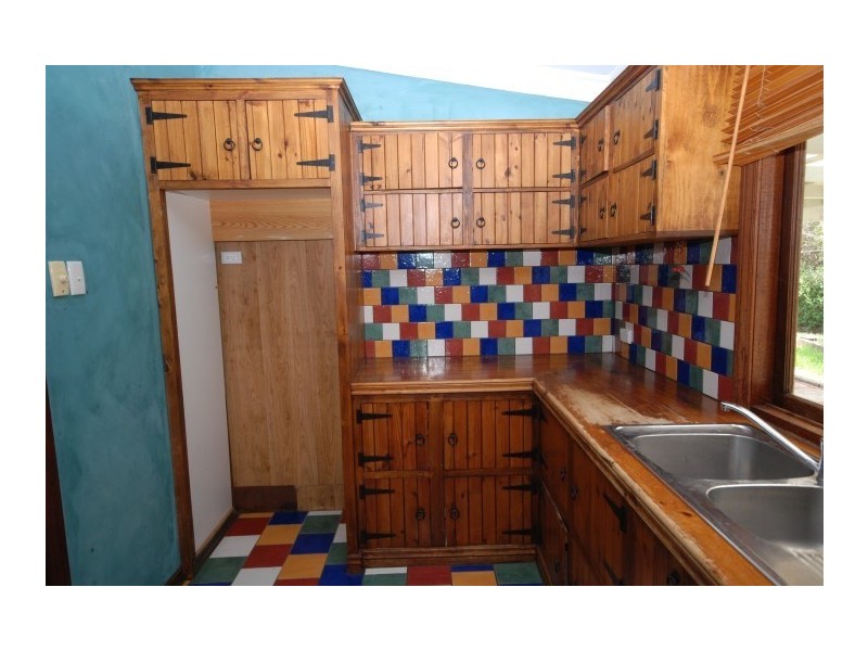 11 White Street, Brookton WA 6306