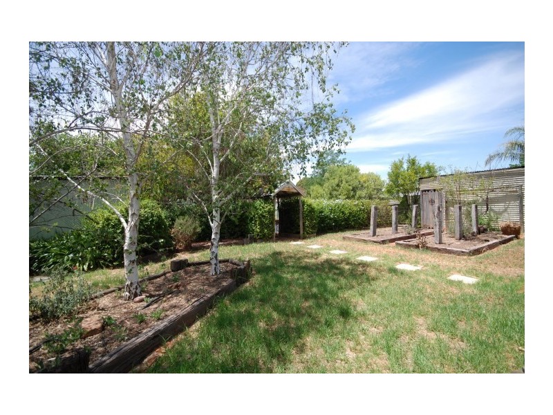 11 White Street, Brookton WA 6306