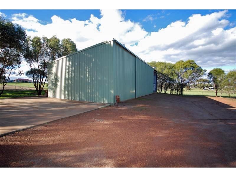 57 Narrakine Road, Narrogin WA 6312