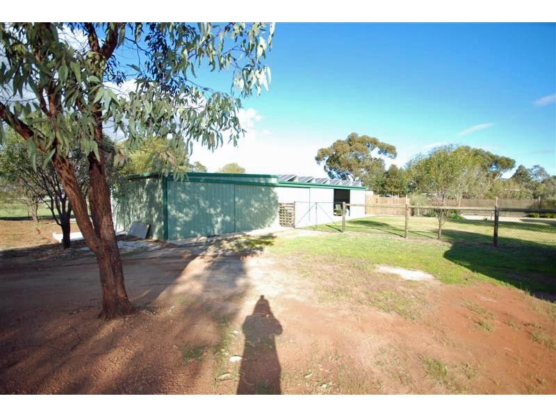 57 Narrakine Road, Narrogin WA 6312