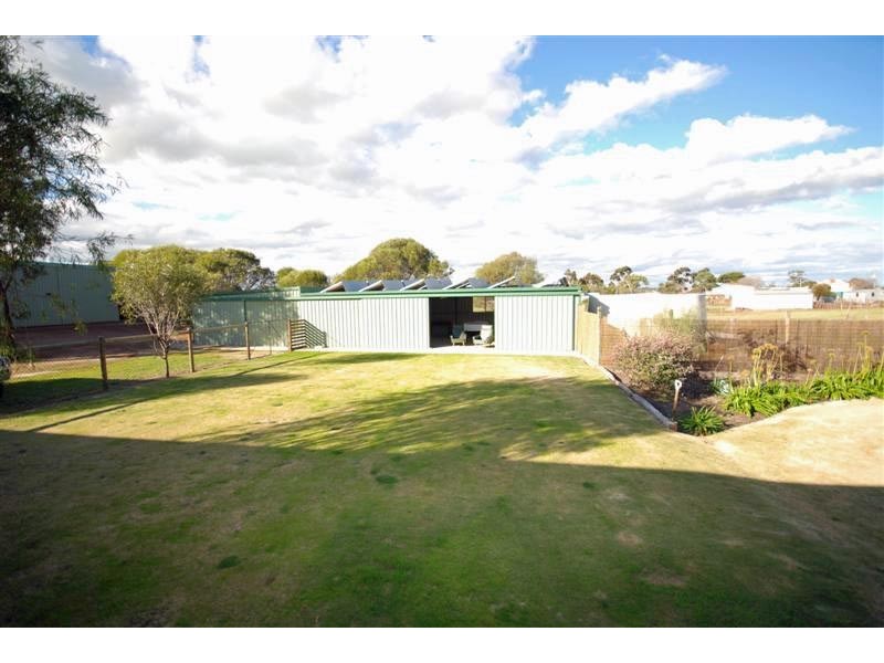 57 Narrakine Road, Narrogin WA 6312