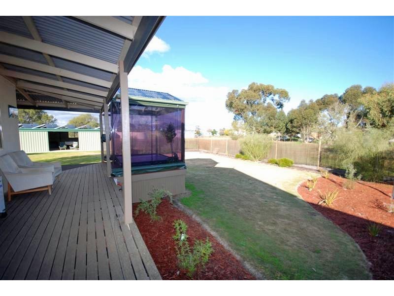 57 Narrakine Road, Narrogin WA 6312