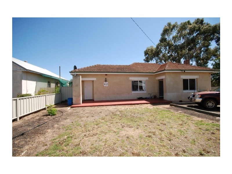 42 Ensign Street, Narrogin WA 6312