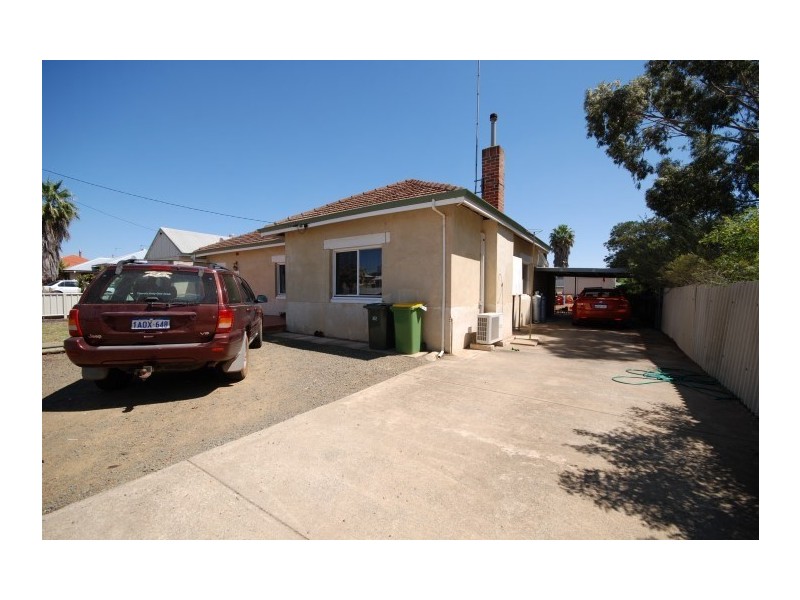 42 Ensign Street, Narrogin WA 6312