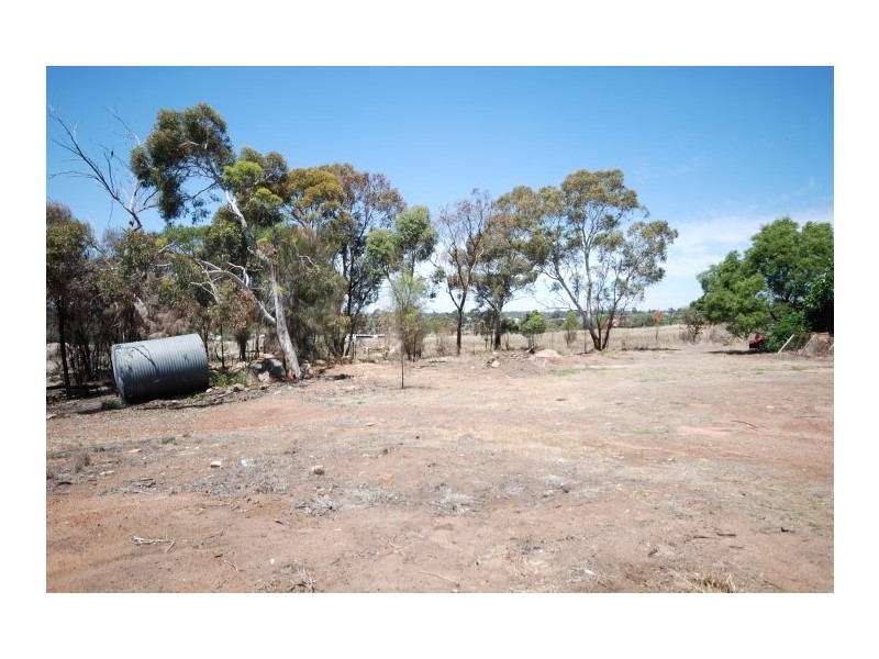 13 Narrakine Road, Narrogin WA 6312