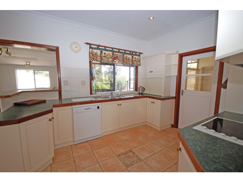 125 Narrakine Road, Narrogin WA 6312