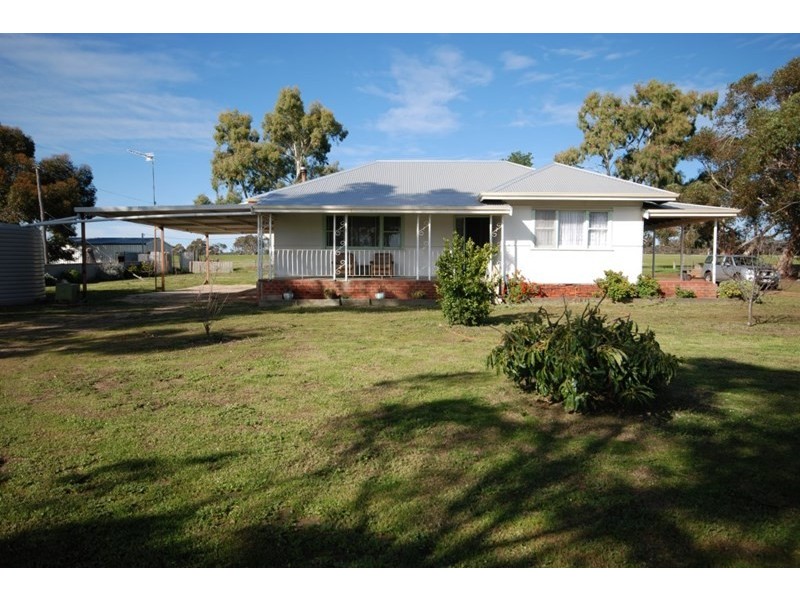 880 Popanyinning East Road, Popanyinning WA 6309