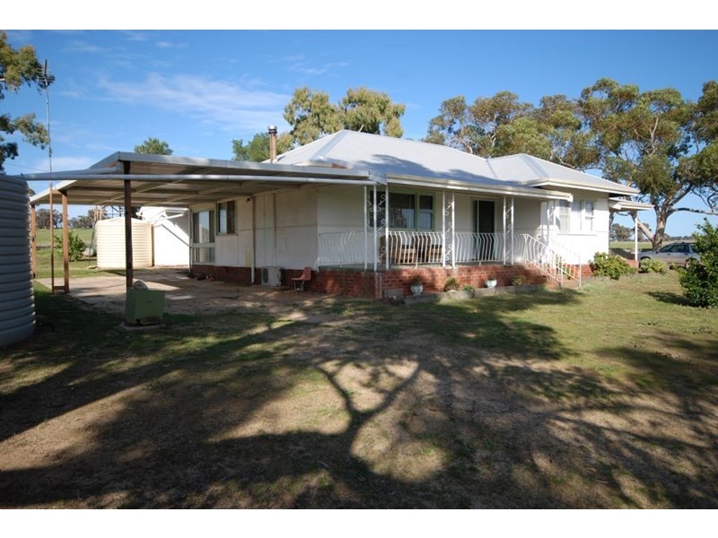 880 Popanyinning East Road, Popanyinning WA 6309