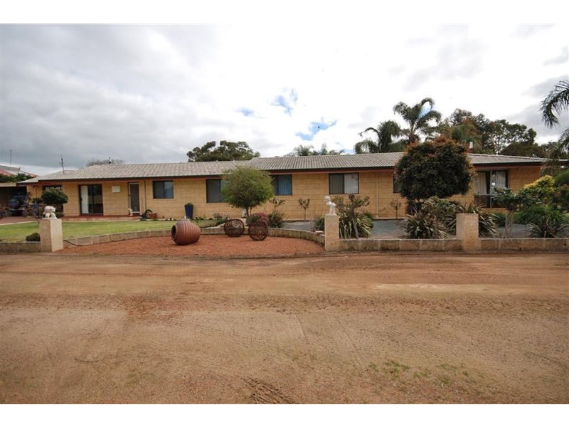 11 Florence Avenue, Narrogin WA 6312