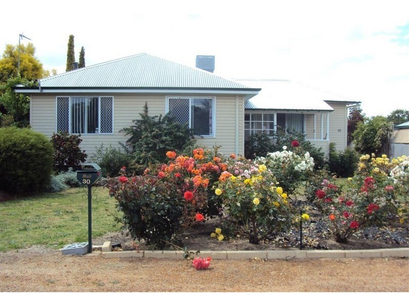 30 Felspar Street, Narrogin WA 6312