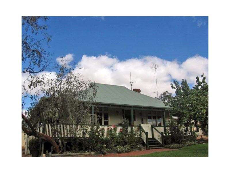 73 Williams Road, Narrogin WA 6312