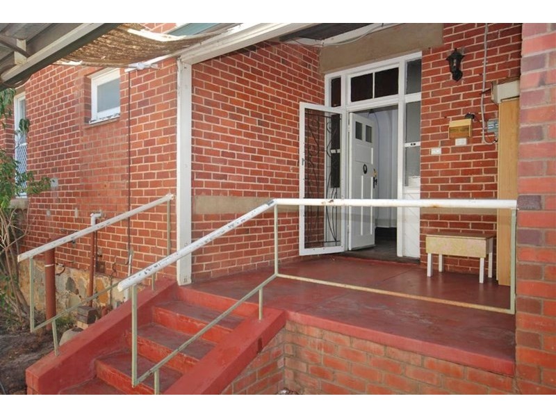 9 Park Street, Narrogin WA 6312