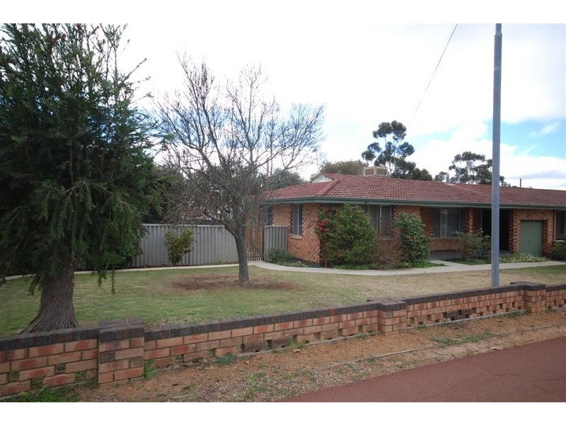 2B Lock Street, Narrogin WA 6312