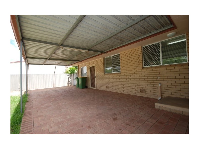 5 Hughes Street, Narrogin WA 6312
