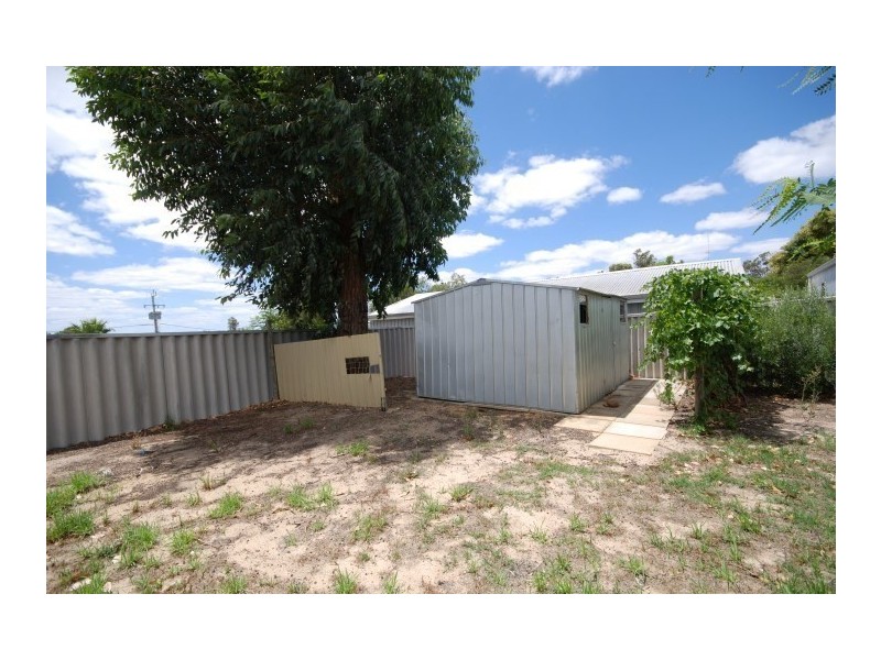 5 Hughes Street, Narrogin WA 6312