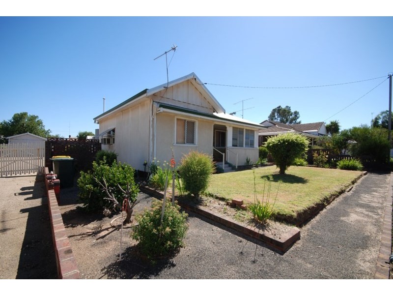 13 Grant Street, Narrogin WA 6312