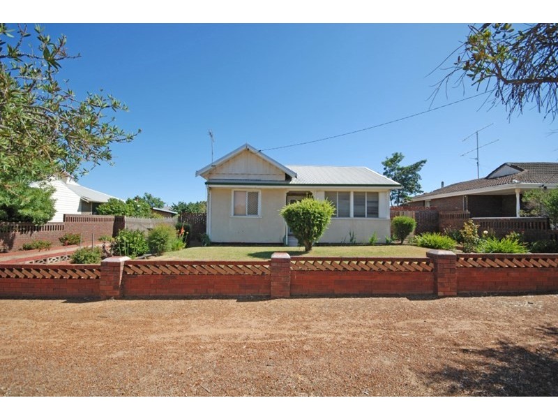 13 Grant Street, Narrogin WA 6312