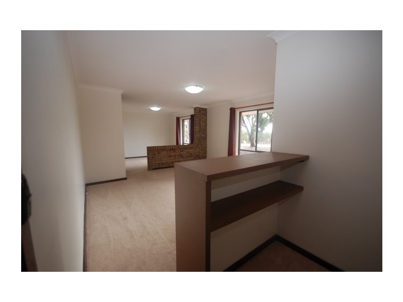 36 Narrakine Road South, Narrogin WA 6312