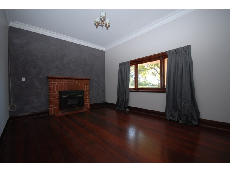 21 Williams Road, Narrogin WA 6312