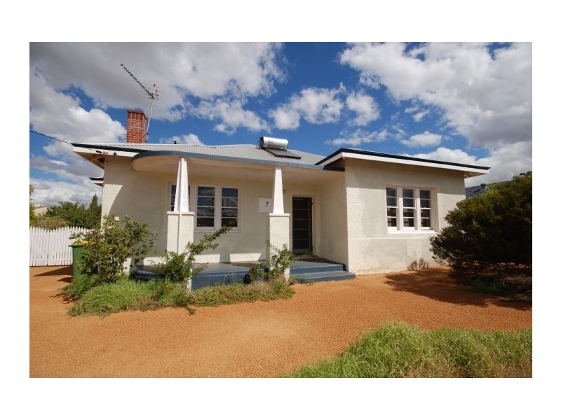 7 Jersey Street, Narrogin WA 6312