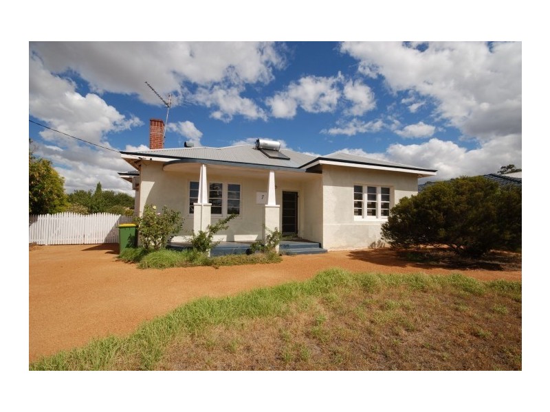 7 Jersey Street, Narrogin WA 6312