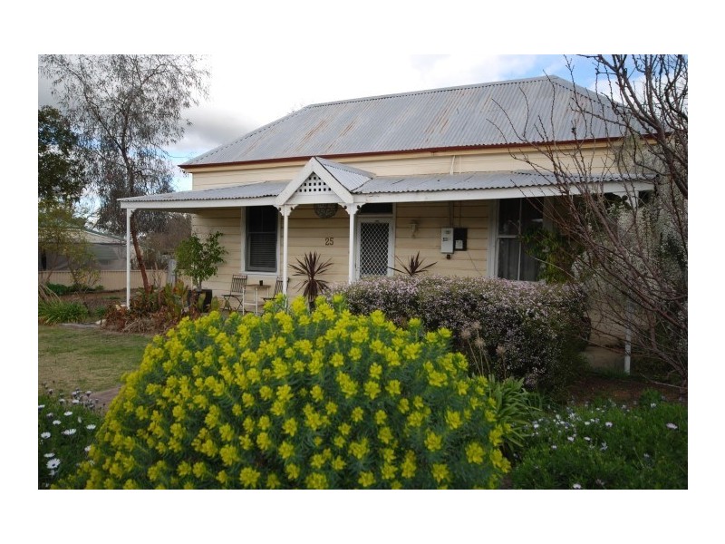 25 Furnival Street, Narrogin WA 6312