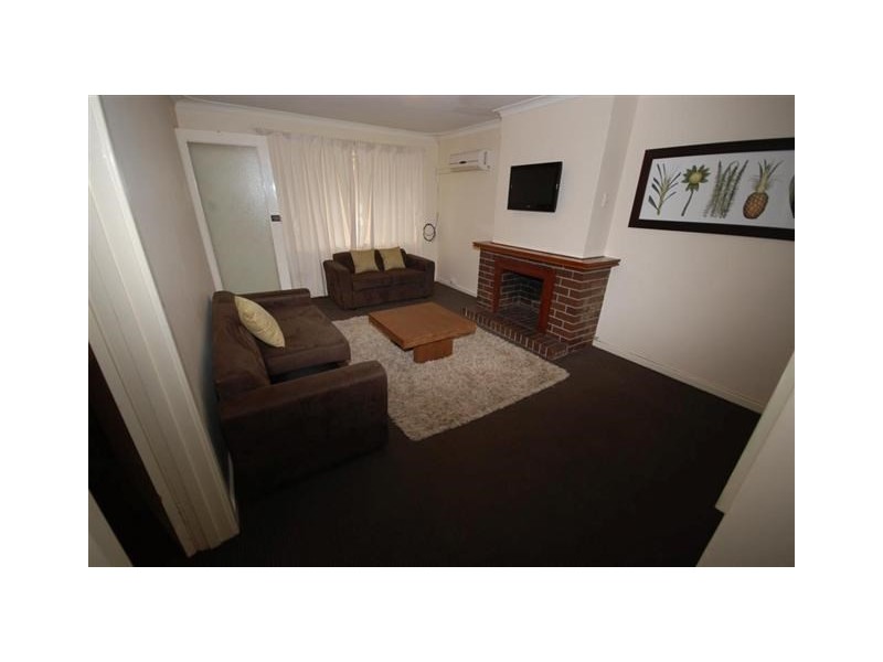 1B Sydney Hall Way, Narrogin WA 6312