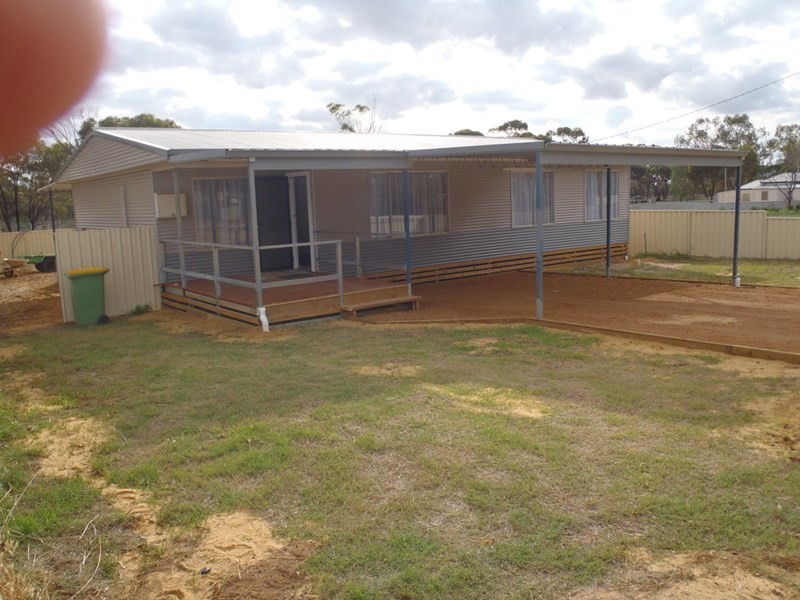 28 STRATFORD Street, Pingelly WA 6308