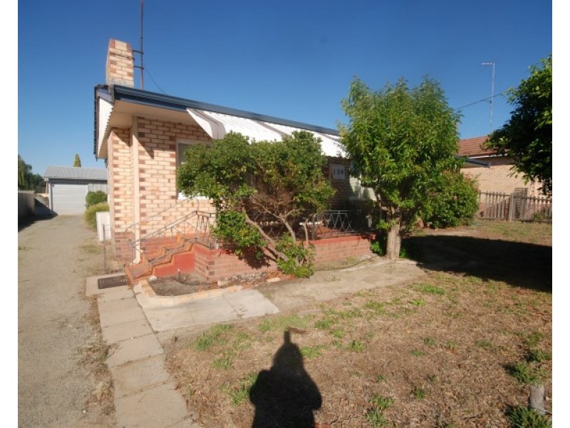 109 Narrakine Road, Narrogin WA 6312