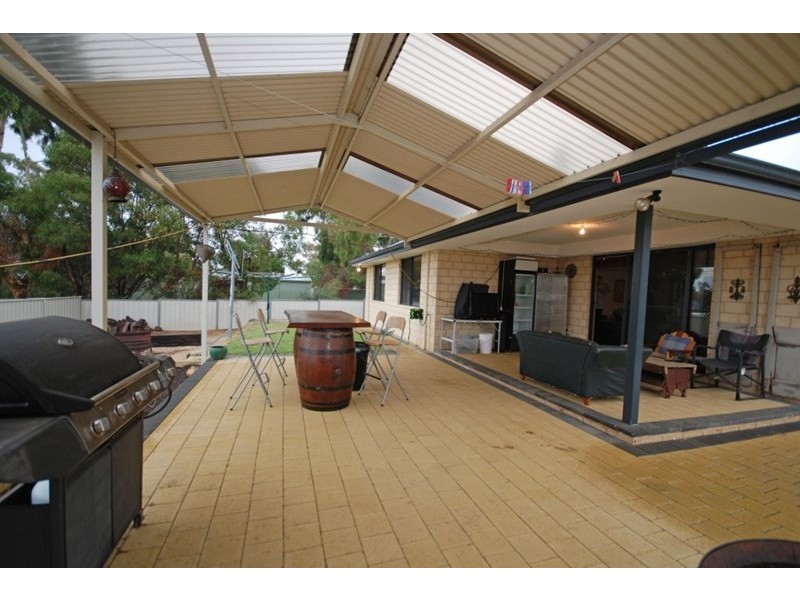 6 George Street, Wagin WA 6315