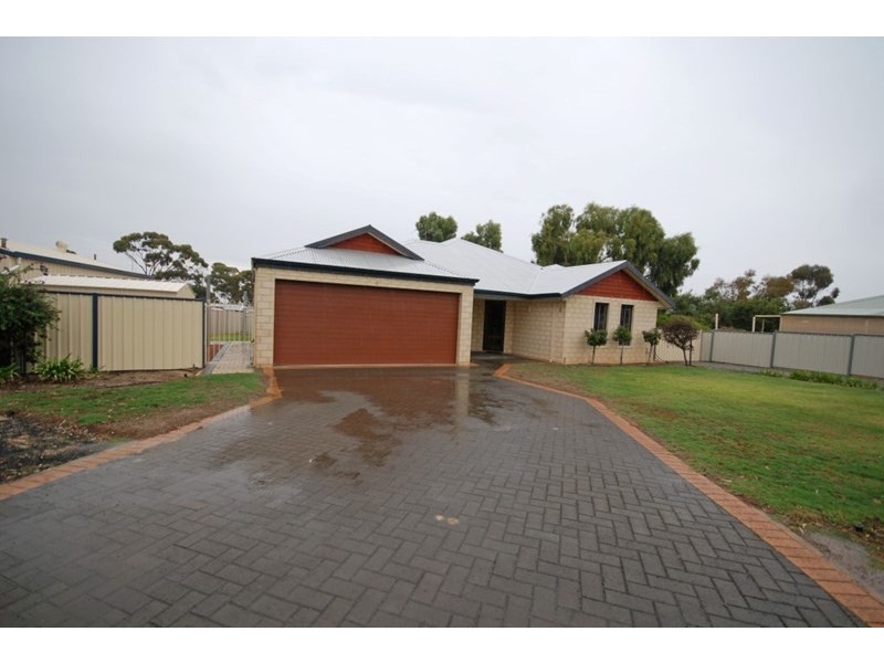 6 George Street, Wagin WA 6315
