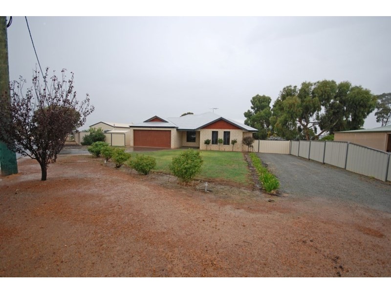 6 George Street, Wagin WA 6315