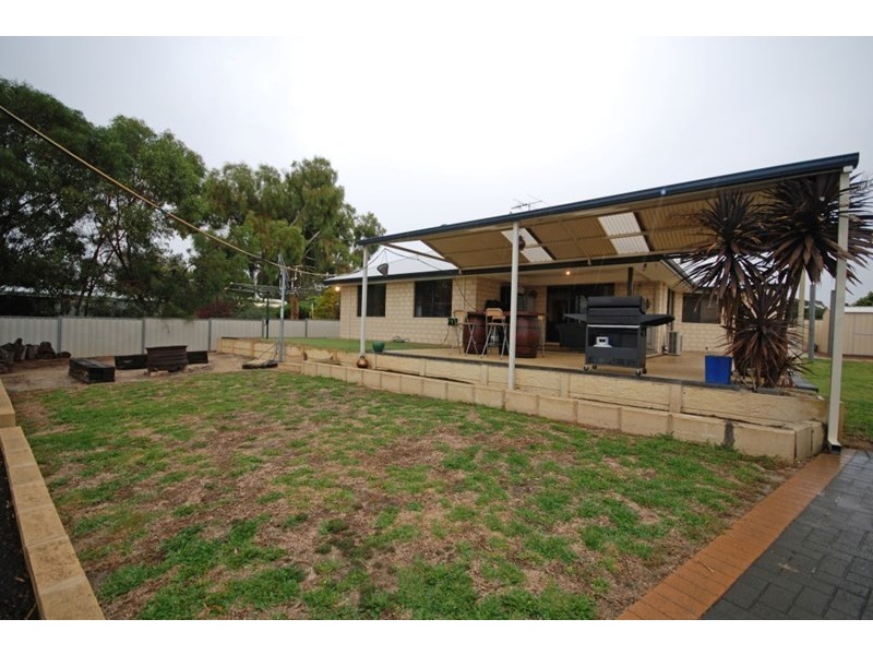 6 George Street, Wagin WA 6315
