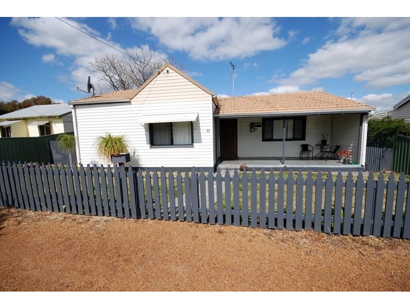 32 Grant Street, Narrogin WA 6312
