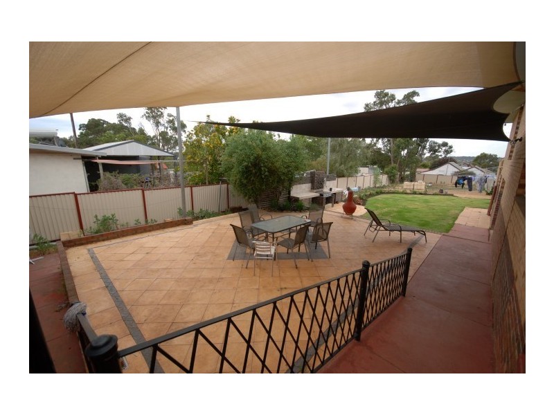 127 Narrakine Road, Narrogin WA 6312