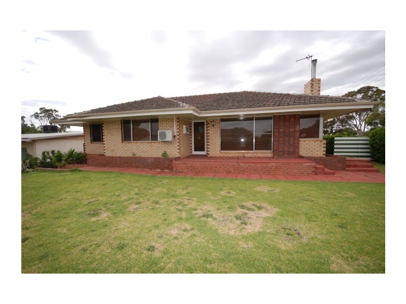 127 Narrakine Road, Narrogin WA 6312