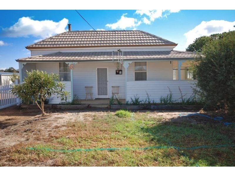 16 Dellar Street, Narrogin WA 6312