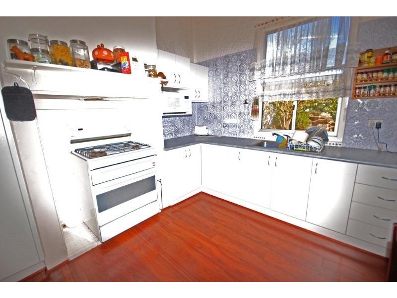 16 Dellar Street, Narrogin WA 6312