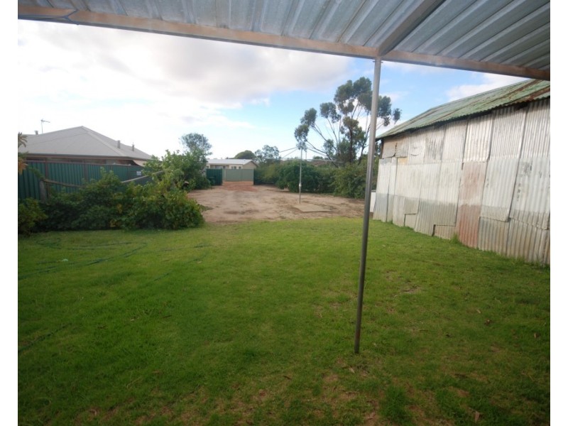 11 Doney Street, Narrogin WA 6312