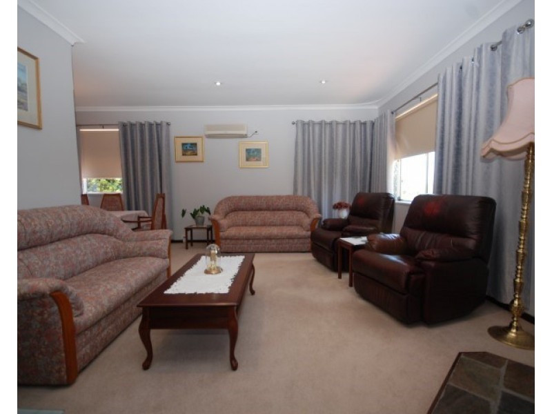 2 Scott Street, Narrogin WA 6312