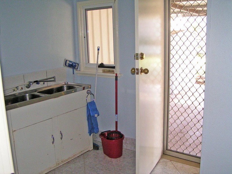 6 White Street, Wandering WA 6308