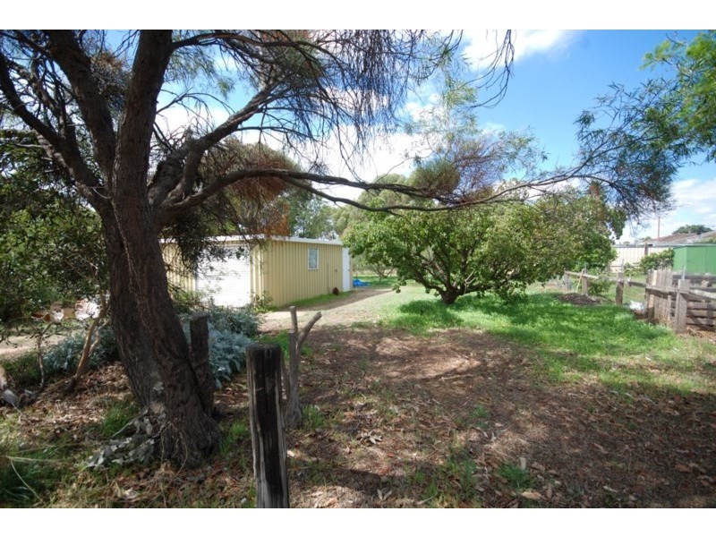 65 Narrakine Road, Narrogin WA 6312