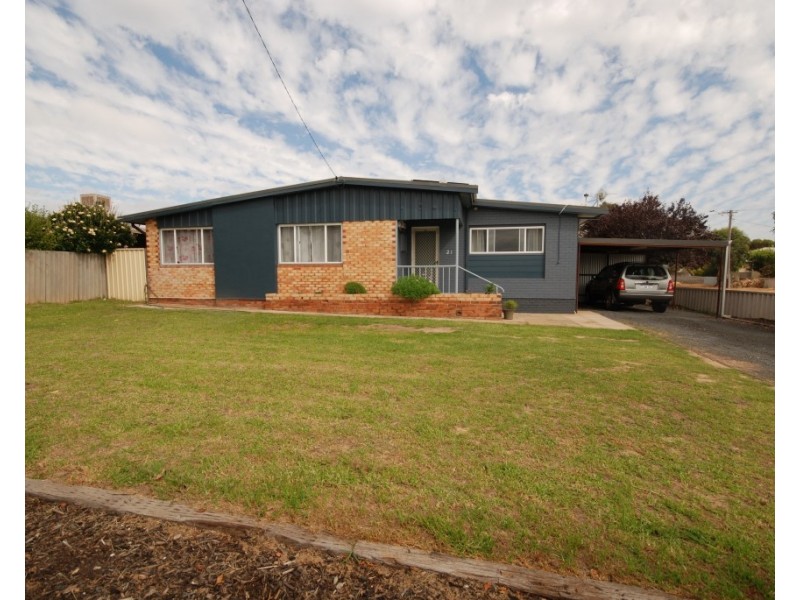 21 May Street, Narrogin WA 6312