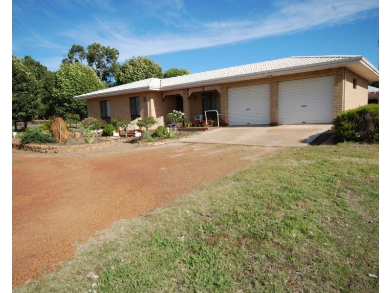 102 Scaddan Street, Narrogin WA 6312