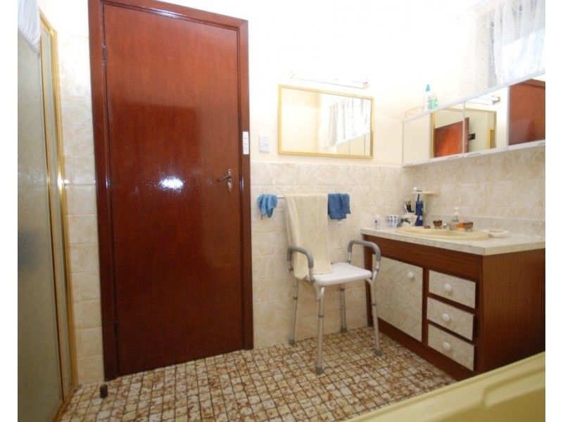 102 Scaddan Street, Narrogin WA 6312