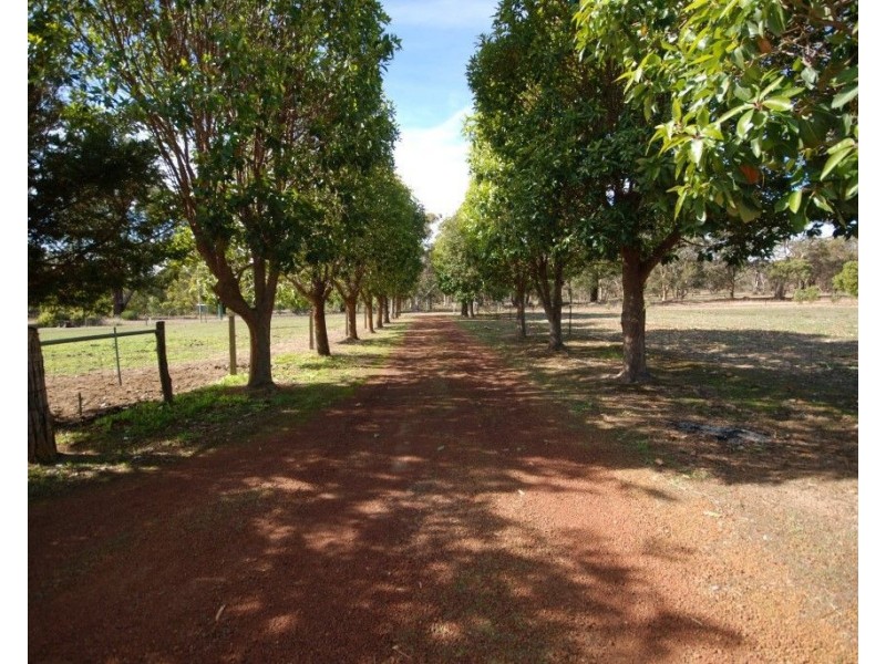 102 Scaddan Street, Narrogin WA 6312